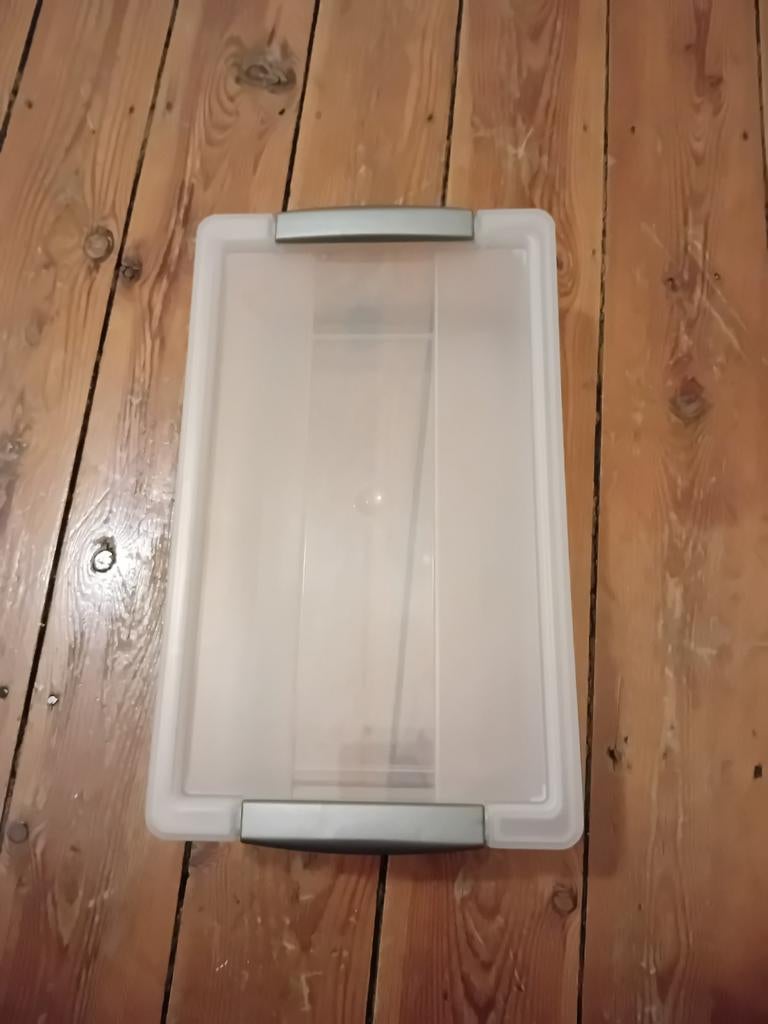 Opbergbakje met deksel, Ophalen