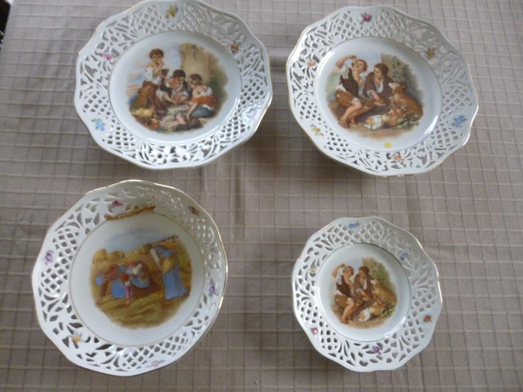 4 oude porseleinen borden, Ophalen of Verzenden