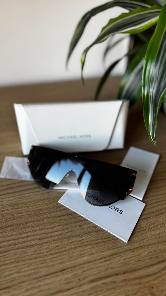 NIEUWE Michael Kors zonnebril – oversized shield – luxe set, Handtassen en Accessoires, Ophalen of Verzenden, Zo goed als nieuw