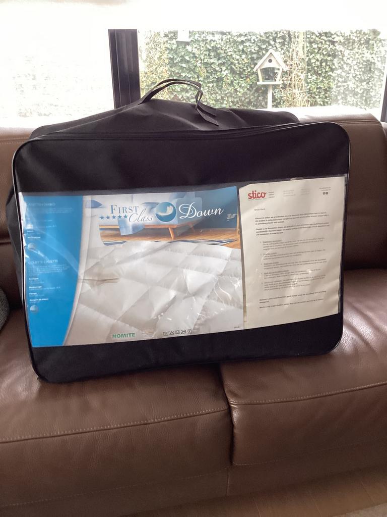 Couette neuve (240 X 220), Enlèvement, Neuf