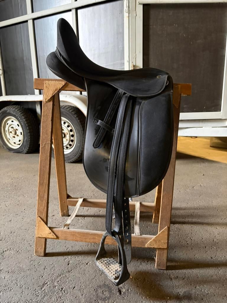 Selle de dressage, Animaux & Accessoires, Enlèvement, Comme neuf, Dressage