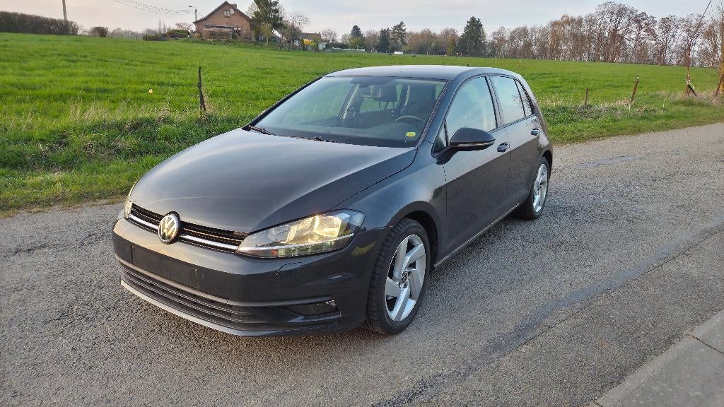 Golf 7 1,0 TSI 2017 5 P clim (très économique), Autos, Argent ou Gris, Achat, Euro 6, Noir