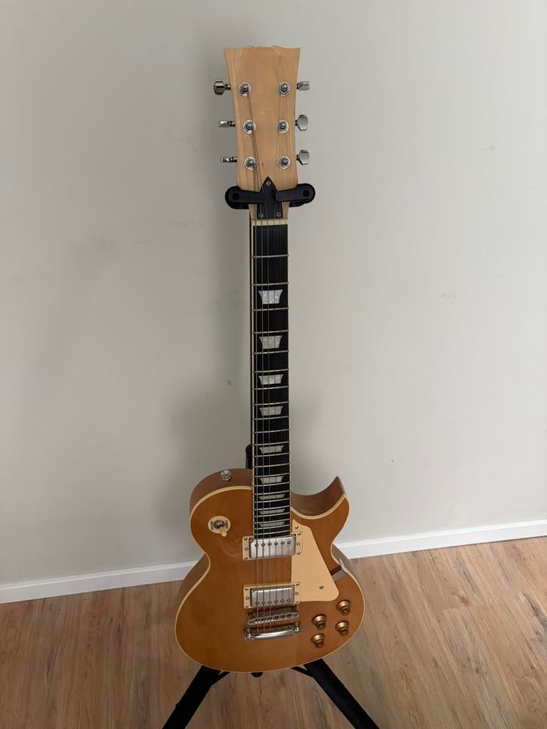 Elektrische gitaar - ideaal voor de starter, Muziek en Instrumenten, Ophalen, Zo goed als nieuw