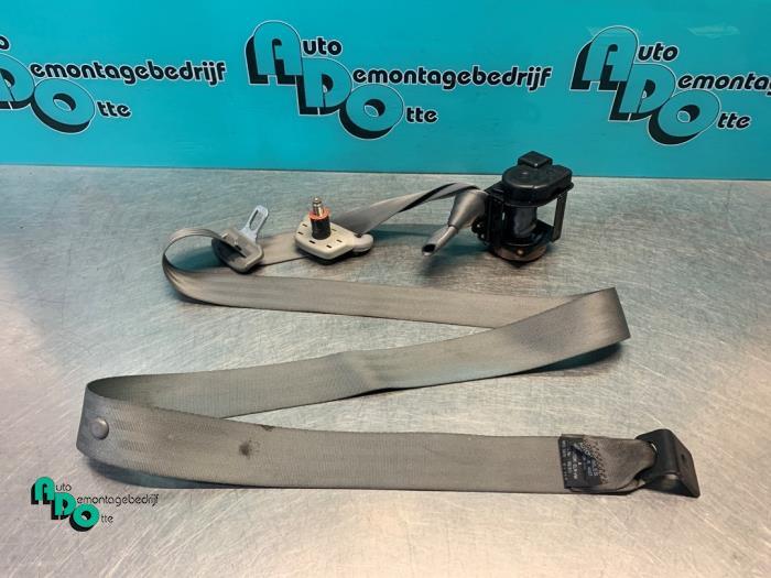 Veiligheidsgordel rechts-achter van een Kia Rio (Rio 00-), -, -, Ophalen of Verzenden, -