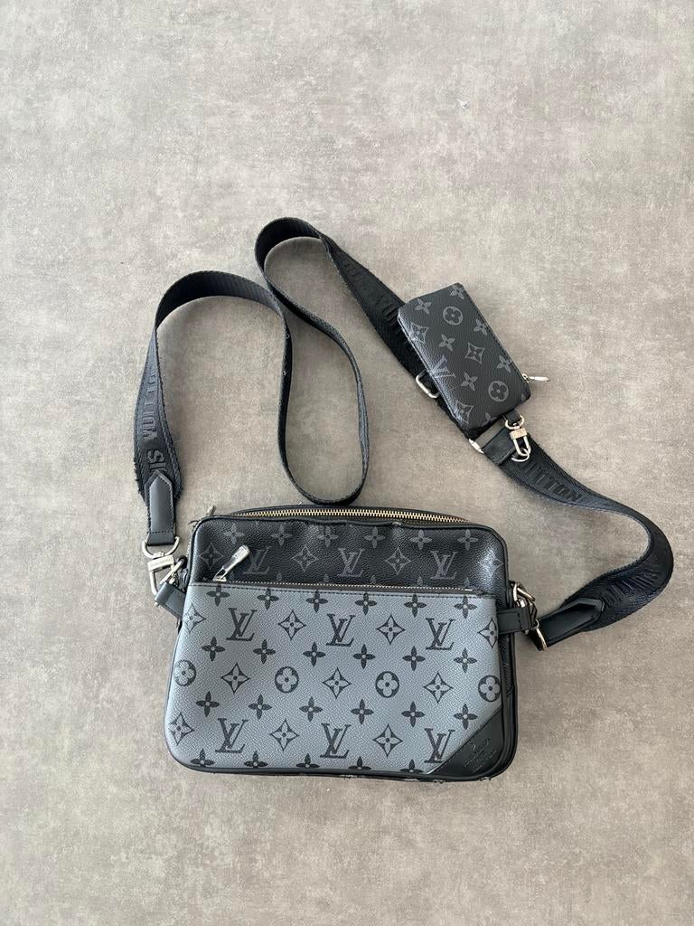 Louis Vuitton repl1que (1.1), Handtassen en Accessoires, Tassen | Schoudertassen, Gebruikt, Zwart, Leer, Ophalen