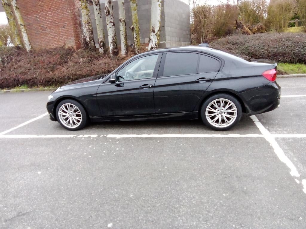 Bmw 318, Autos, BMW, Particulier, Série 3, ABS, Caméra de recul, Phares directionnels, Airbags, Air conditionné, Bluetooth, Ordinateur de bord