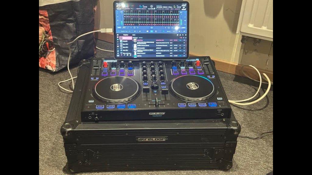 Reloop Beatpad met flightcase., Muziek en Instrumenten, Dj-sets en Draaitafels, Ophalen, Zo goed als nieuw, Draaitafel, Reloop