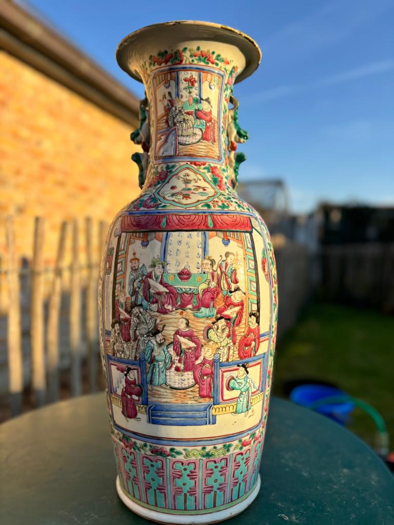 Famille Rose 'Rose Canton' Vaas, Ophalen