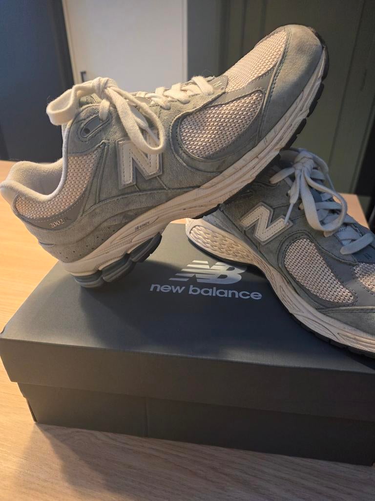 New Balance sneakers, Ophalen