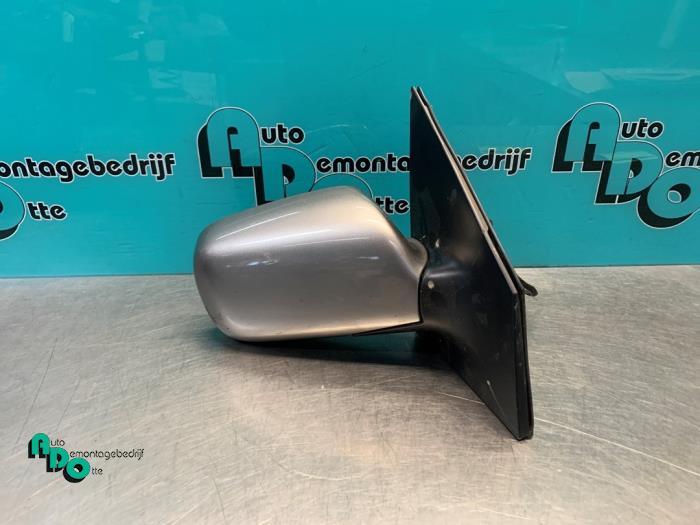 Buitenspiegel rechts van een Toyota Yaris (Yaris 1 02-), Gebruikt, -, -, Ophalen of Verzenden