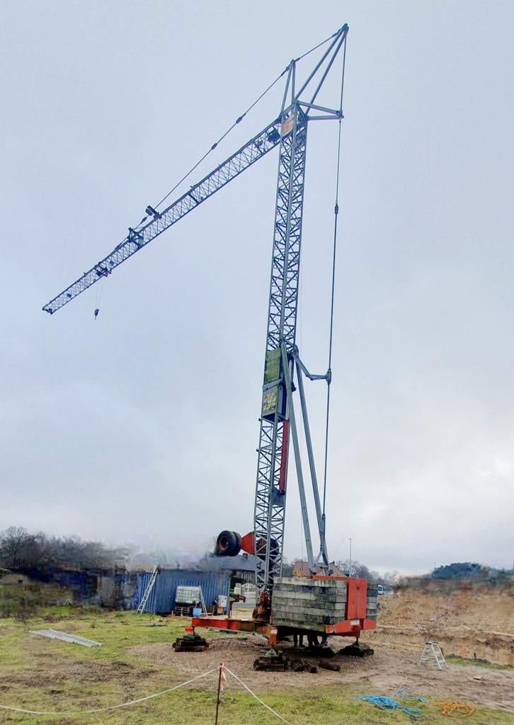 Bouwkraan Benedini 25m, Zakelijke goederen, Ophalen