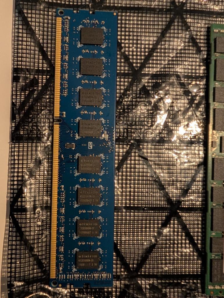 2 GO DE RAM, Informatique & Logiciels, Enlèvement ou Envoi, Utilisé, DDR3, 2 GB