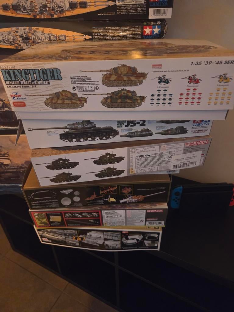 Collectie modelbouw schepen tanks, Ophalen