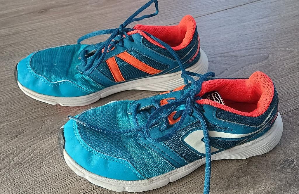 sportschoenen Decathlon maat 38, Kinderen en Baby's, Kinderkleding | Schoenen en Sokken, Gebruikt, Decathlon, Ophalen of Verzenden