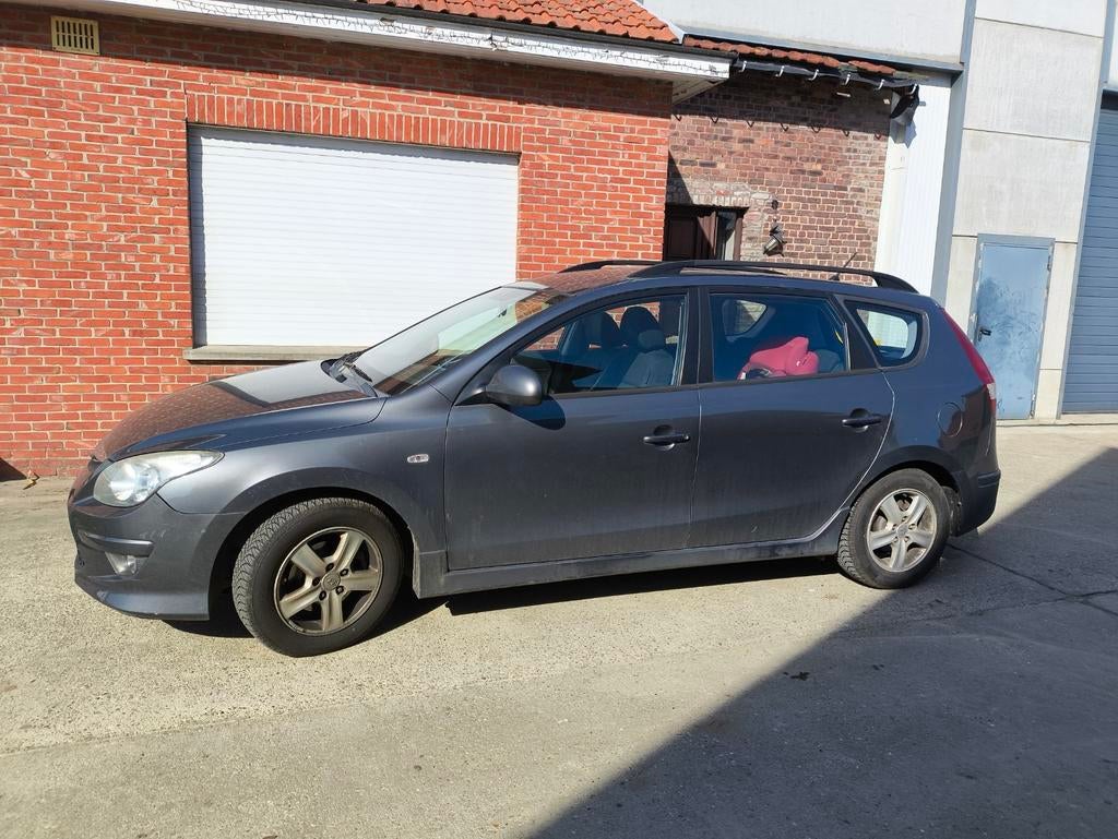 Fijne Hyundai i30 cw Break, Autos, USB, Achat, Boîte manuelle, Noir
