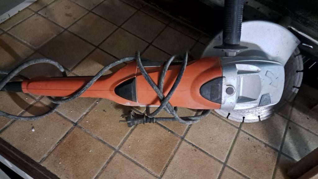 Grande disqueuse BLACK+DECKER – puissante et fiable, Doe-het-zelf en Bouw, Gereedschap | Slijpmachines, Ophalen