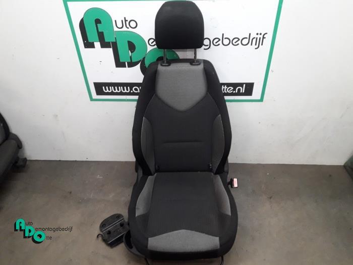 Siège droit d'un Peugeot 308 (308 08-), -, 3 mois de garantie, Utilisé, -