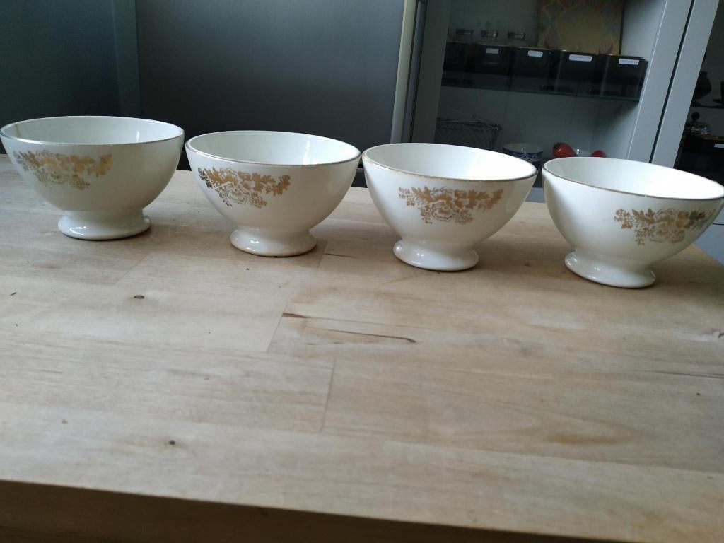 4 bols BOCH à motif doré, Antiquités & Art, Enlèvement ou Envoi