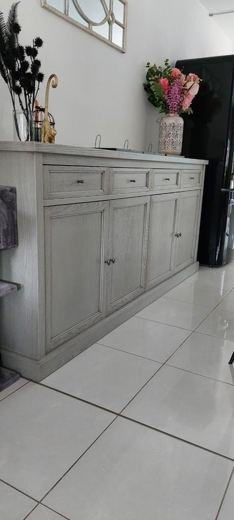 Eetkamer: Dressoir en uitschuifbare tafel, Huis en Inrichting, Ophalen