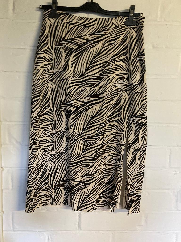 Zwarte /beige lange rok, gevoerd, Vila, maat 40, Kleding | Dames, Rokken, Maat 38/40 (M), Beige, Vila, Ophalen of Verzenden