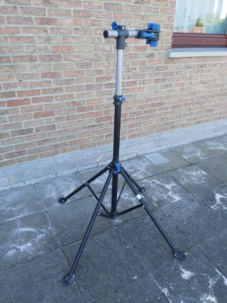 Pied d'atelier d'entretien vélo, Vélos & Vélomoteurs, Enlèvement, Comme neuf