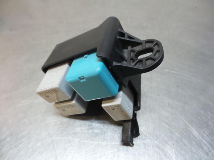 Relais Houder van een Toyota Aygo (Aygo 05-), Auto-onderdelen, Elektronica en Kabels, Toyota, Gebruikt, 3 maanden garantie, Ophalen of Verzenden