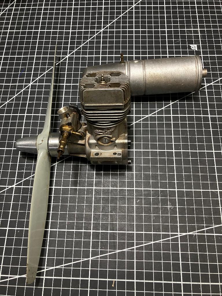 4 modelbouw motoren., Hobby en Vrije tijd, Modelbouw | Radiografisch | Vliegtuigen, Ophalen of Verzenden, Gebruikt, Nitro