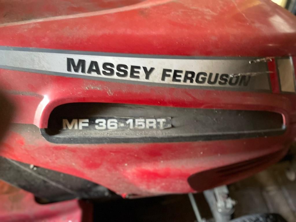 TE KOOP GEVRAAGD: Massey Ferguson zitmaaier, Tuin en Terras, Grasmaaiers, Ophalen, Gebruikt, Benzine-grasmaaier