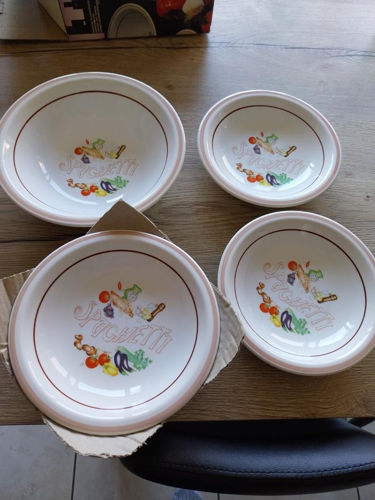 Service spaghetti, Maison & Meubles, Enlèvement