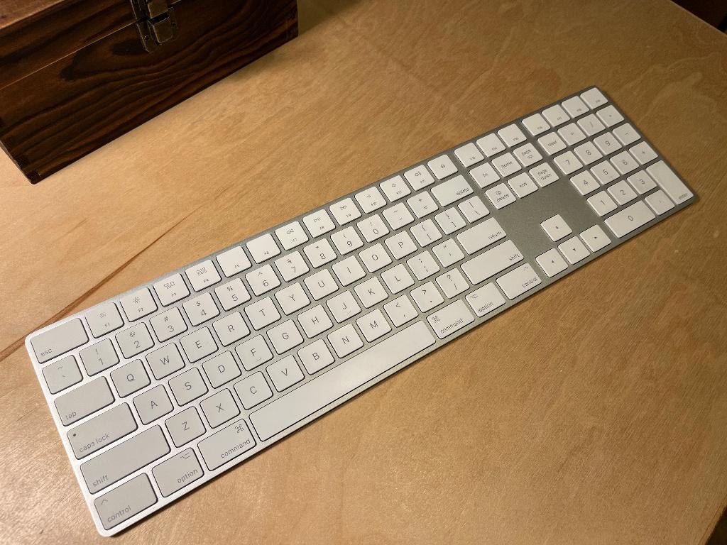Apple Magic Keyboard | QWERTY, Computers en Software, Toetsenborden, Ophalen of Verzenden, Zo goed als nieuw, Draadloos, Qwerty