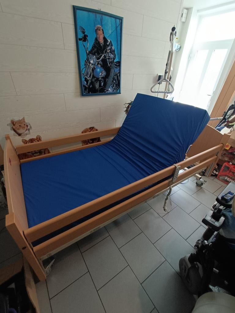 Lit médical médicalisé électrique comme à l'hôpital Nikel, Divers, Enlèvement