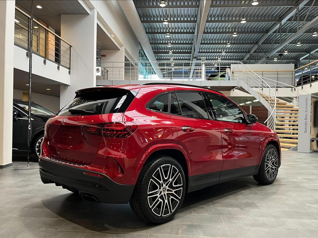 Mercedes-Benz GLA-klasse GLA 180 Star Edition Nieuwe wagen, Auto's, Mercedes-Benz, Stof, Zwart, 4 cilinders, 136 pk