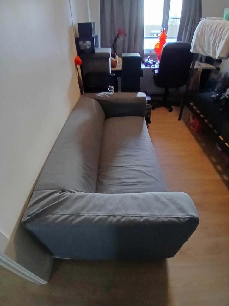 Zetel ikea grijs van kleur mag gratis weg zelf op te halen, Huis en Inrichting, Ophalen, Hedendaagse zetel, Tweepersoons, Zo goed als nieuw