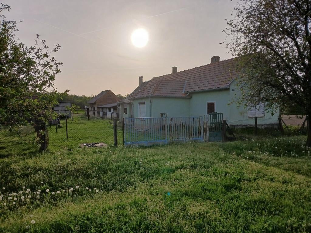 landhuisje in een super omgeving op 6823m² in Hongarije, Immo, Buitenland, Overig Europa, Woonhuis, Dorp, Verkoop zonder makelaar
