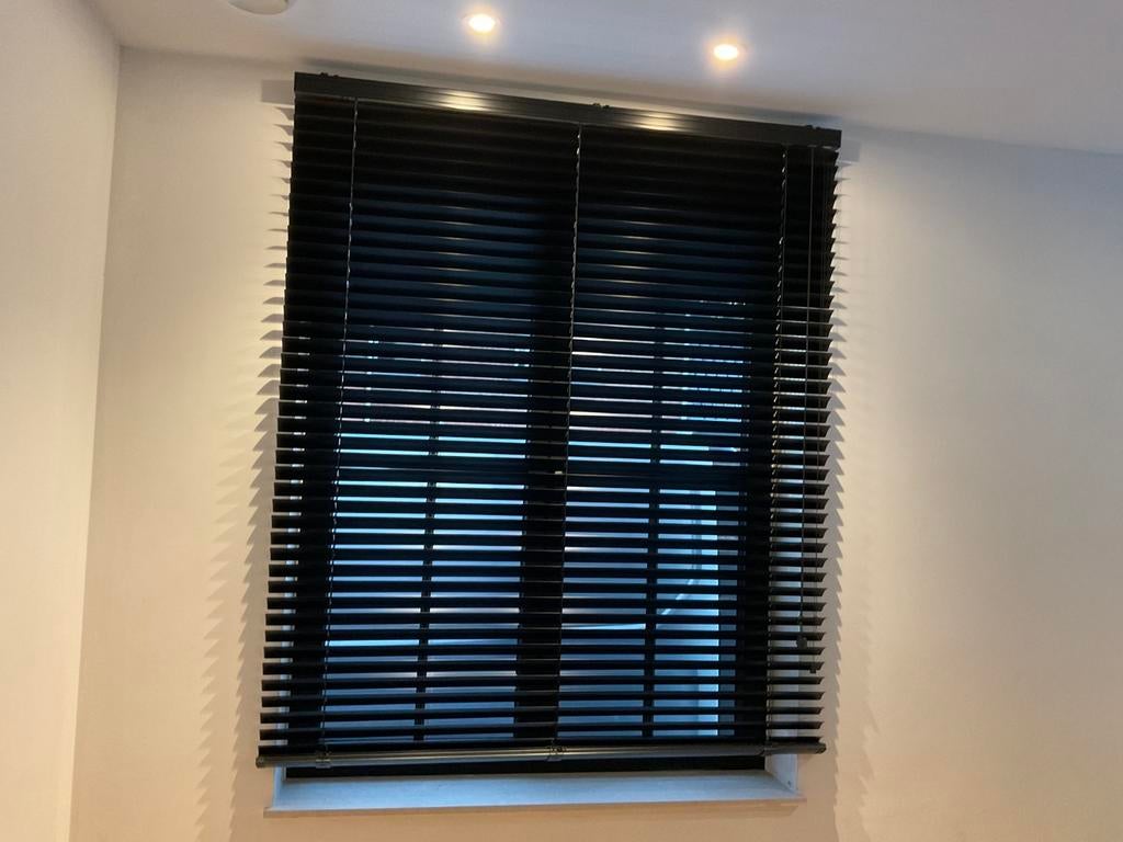 Aluminium jaloezieën, Ophalen