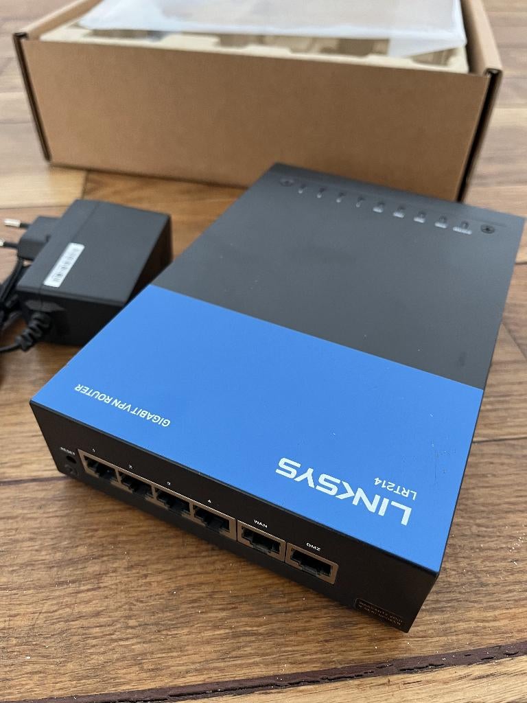 Linksys LRT214-router, Ophalen of Verzenden, Gebruikt, Router, Linksys