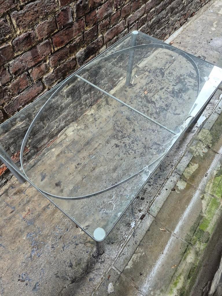 Table basse, Enlèvement, Verre