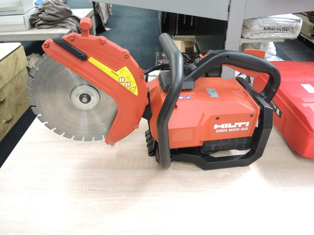 Hilti door slijpmachine op accu 22v., Doe-het-zelf en Bouw, Ophalen, Hilti, Haakse handslijpmachine, Zo goed als nieuw