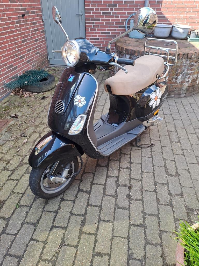 Mooie zwarte Vespa LX 50cc 4T !! Klasse B !!, Fietsen en Brommers, Ophalen, Gebruikt, Klasse B (45 km/u), Benzine