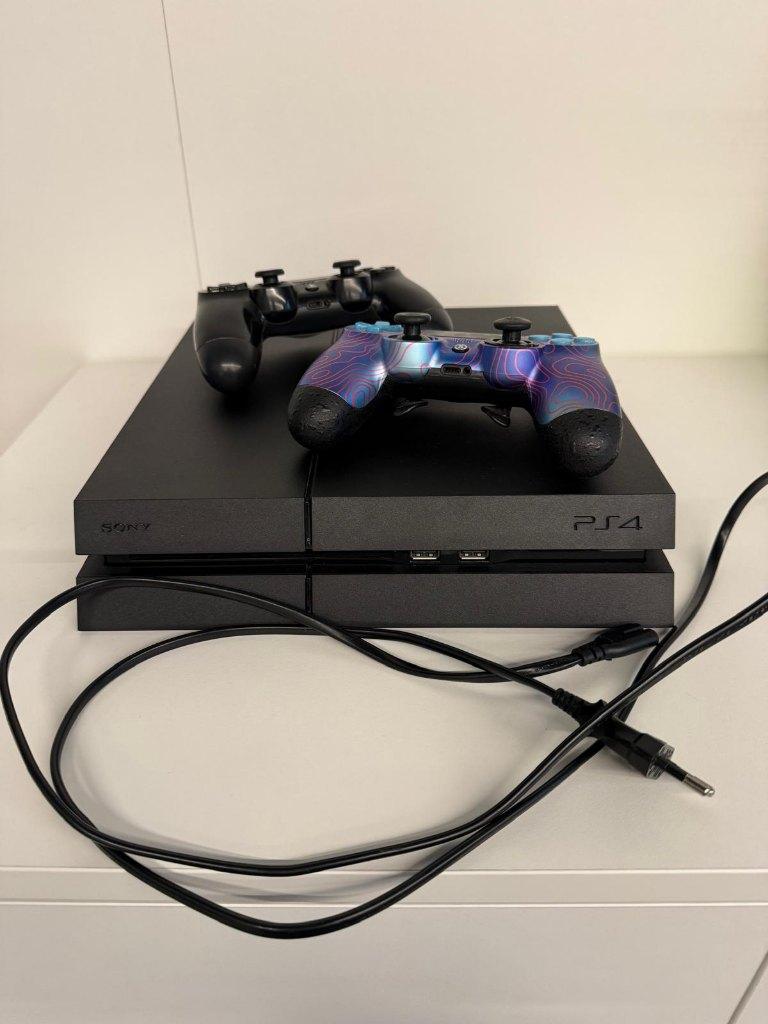Playstation 4 met twee controllers, Enlèvement, Utilisé, 1 TB, Original