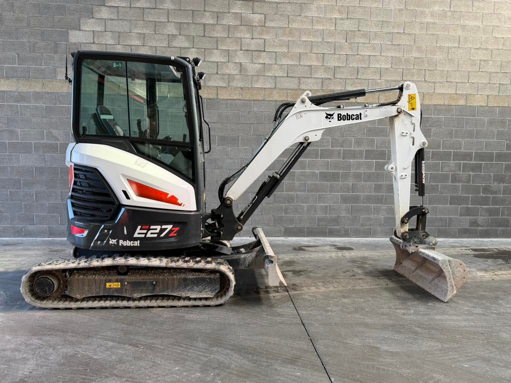 Location mini pelle Bobcat 2.7 avec opérateur ou sans, Articles professionnels, Machines & Construction | Grues & Excavatrices