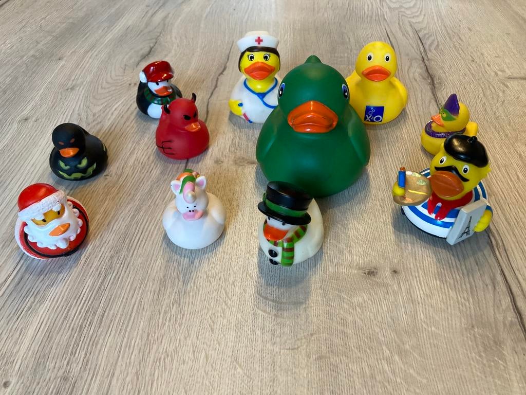 Set van 10 leuke badeendjes – verschillende thema’s, Ophalen of Verzenden, Zo goed als nieuw