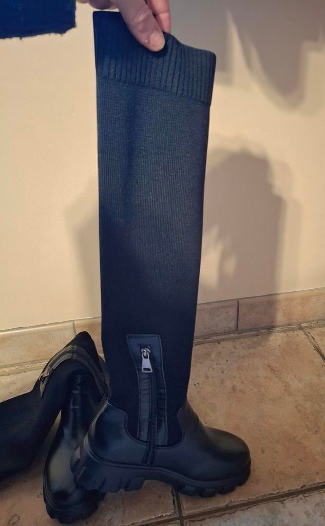 Cuissardes noires à bande élastique taille 37 NEW, Vêtements | Femmes, Chaussures, Enlèvement ou Envoi, Neuf, Noir