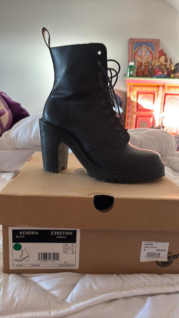 Bottines Doc Martens, Enlèvement, Comme neuf