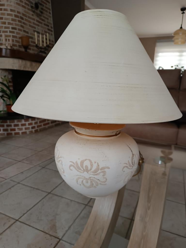 Lampe abat jour, Maison & Meubles, Lampes | Abat-jour, Comme neuf