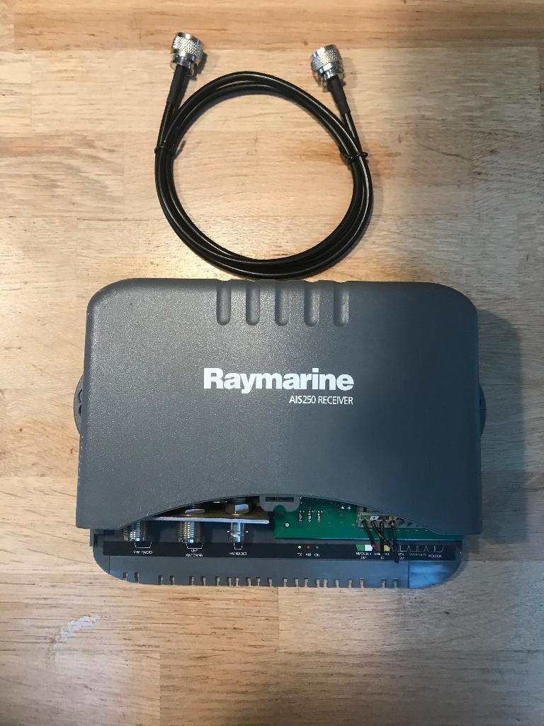 AIS receiver Raymarine, Watersport en Boten, Ophalen of Verzenden, Gebruikt, Overige typen