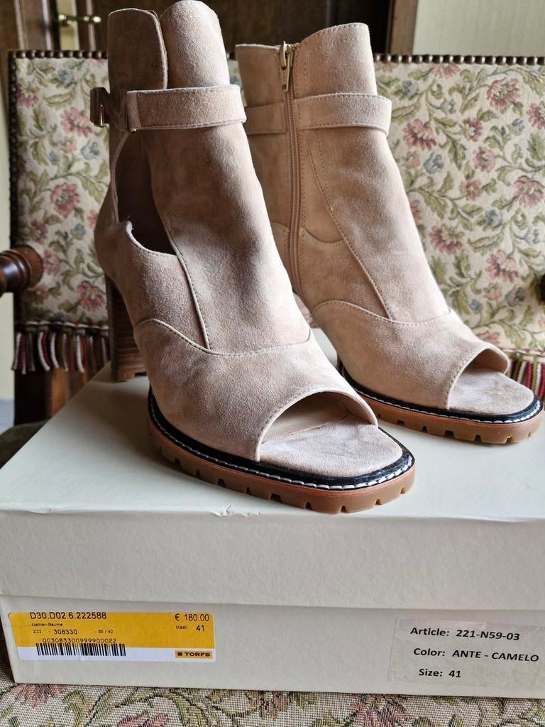 Laarsjes Nathan Baume, Beige, Lage of Enkellaarzen, Ophalen of Verzenden, Zo goed als nieuw