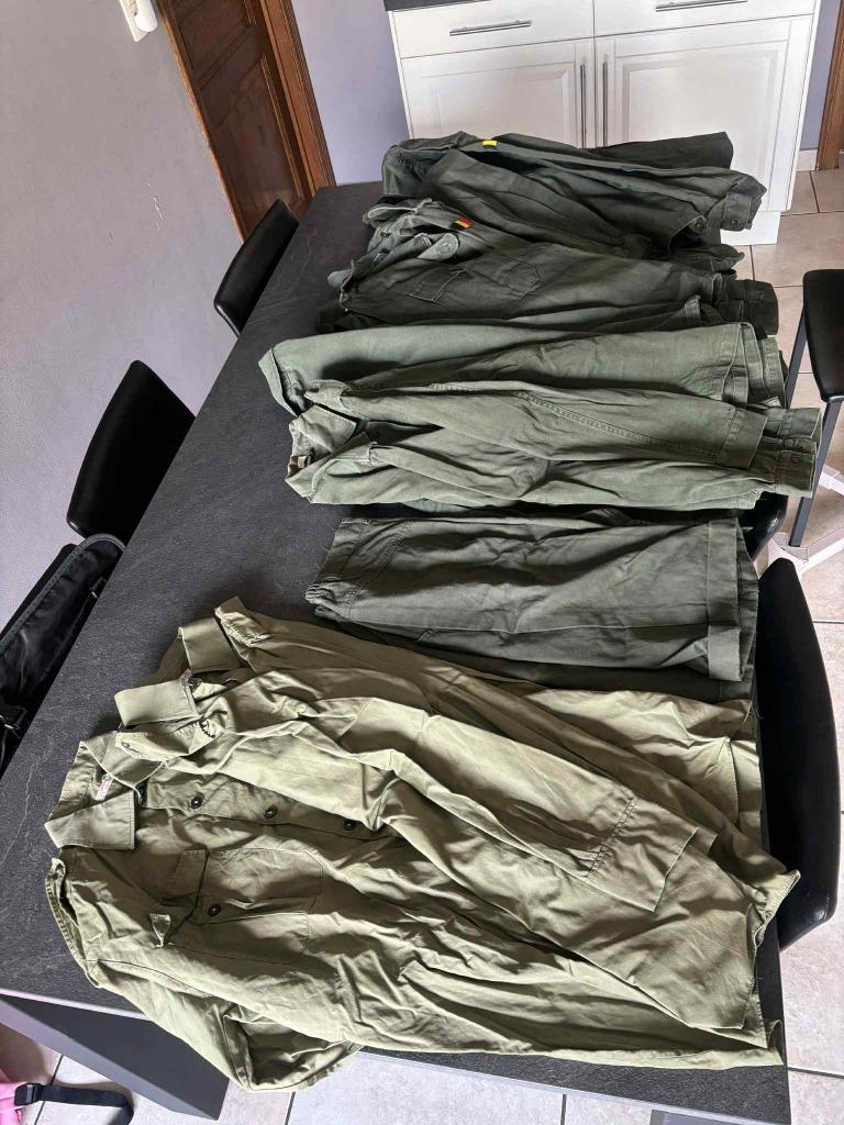 Lot de vêtements militaires taille 48 à 56, Enlèvement ou Envoi, Armée de terre, Vêtements ou Chaussures