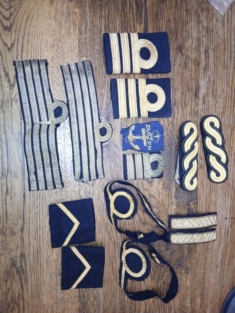 Lot grades marines FN ZM, Collections, Objets militaires | Général, Envoi, Marine, Emblème ou Badge