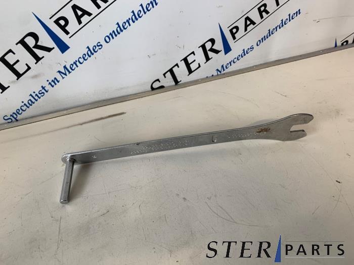 Kit d'outils d'un Mercedes SL, Enlèvement ou Envoi, 3 mois de garantie, Utilisé, Mercedes-Benz